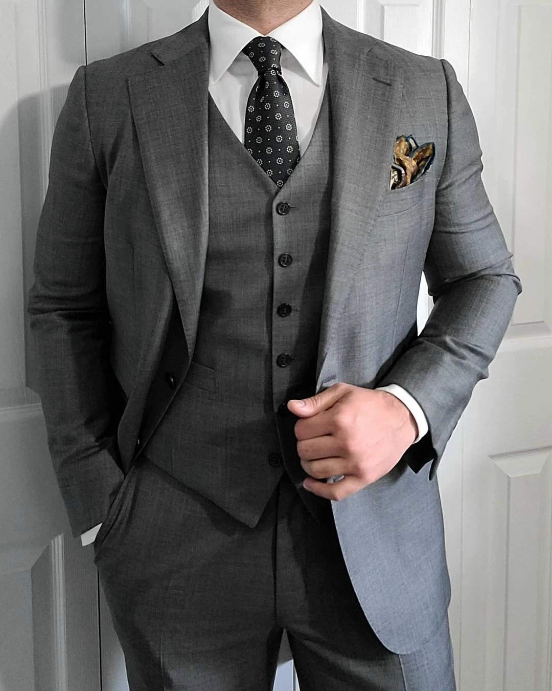 Fort Covington Foulard Silk Tie, Olive Green / Gold - Image 4