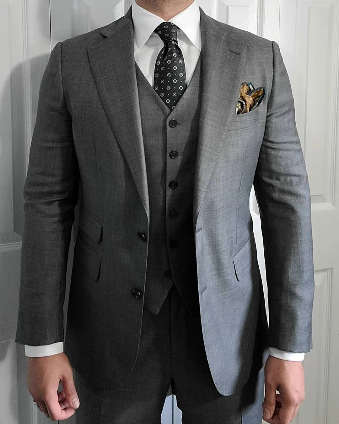 Fort Covington Foulard Silk Tie, Olive Green / Gold - Image 5